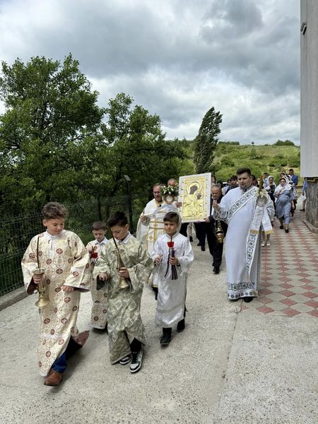 Procesiune cu Icoana Maicii Domnului „Portărița” din Mănăstirea Iviron